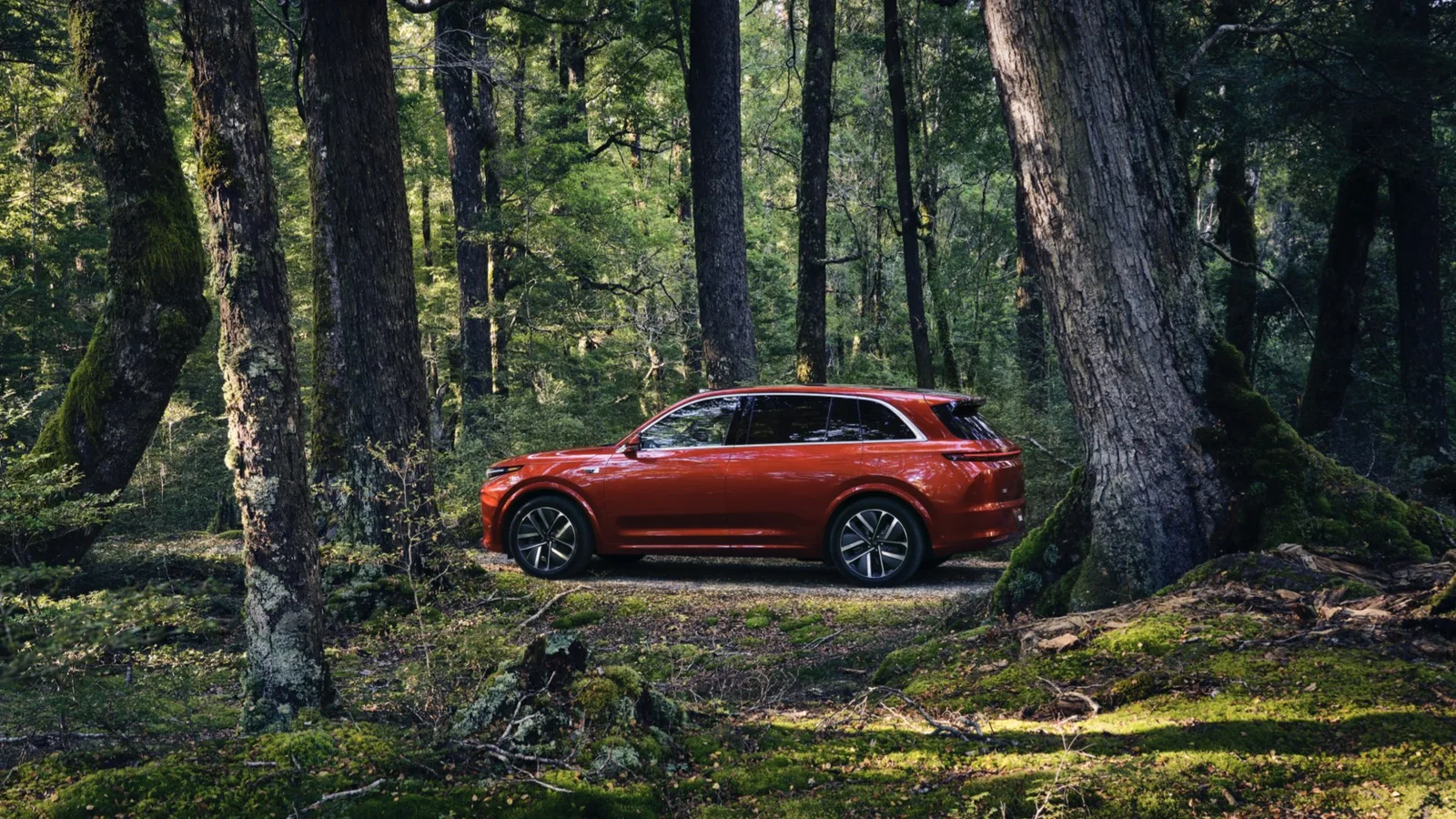 Li Auto L7 · 2023 launch exterior in landscape · view 1