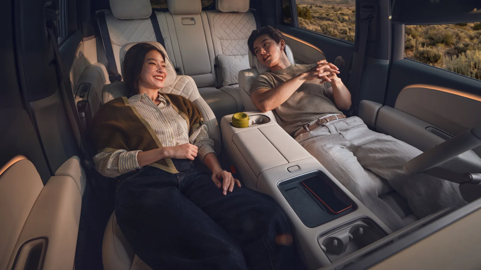 Li Auto L8 · Front zero-gravity seats · view 5