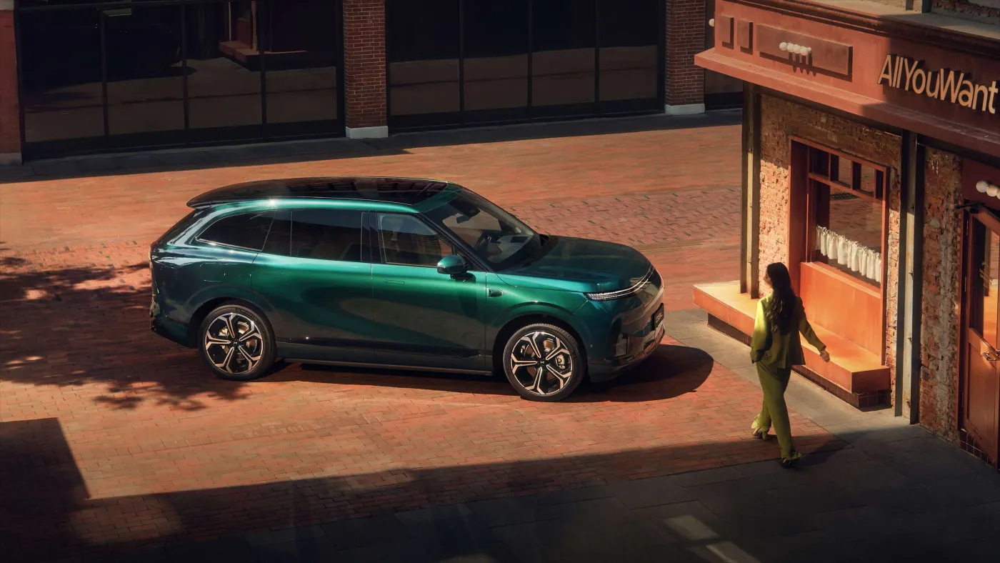 XPENG G9L · Elevated exterior view · view 1