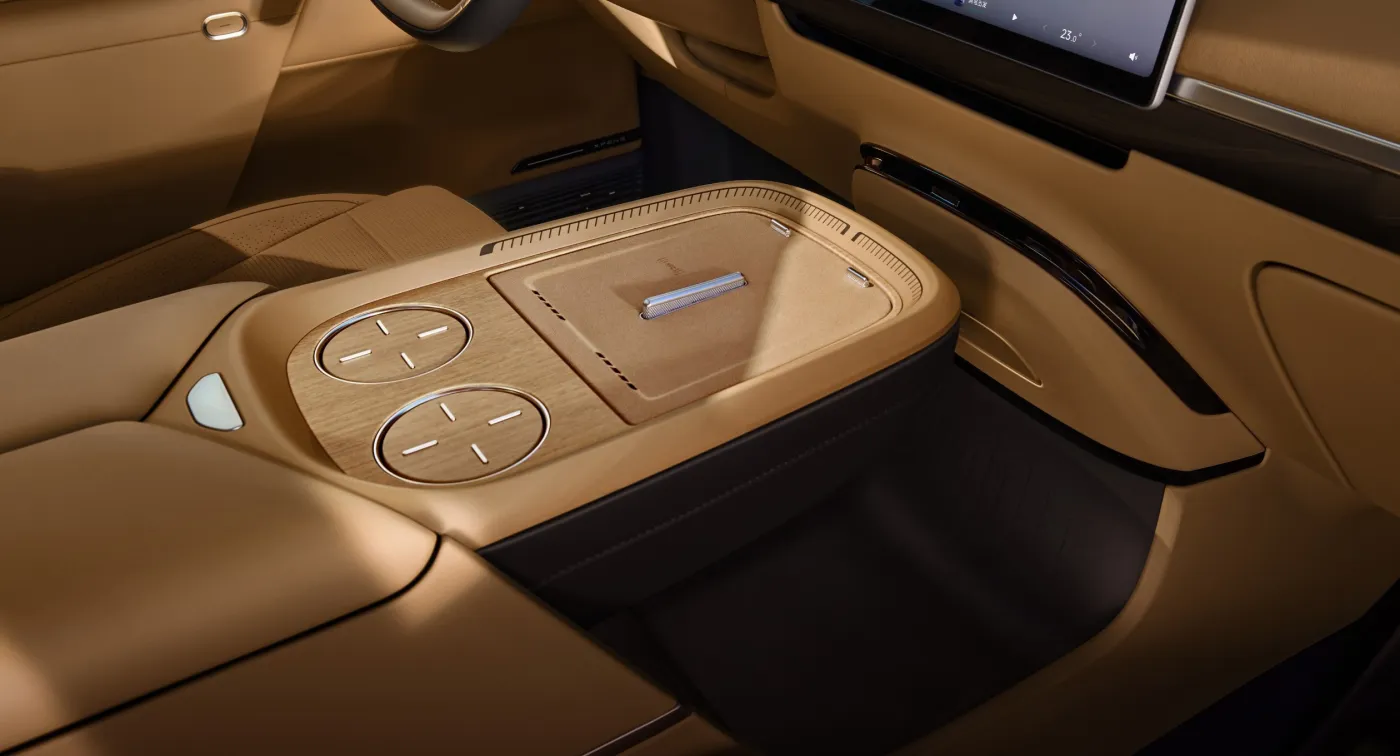 XPENG GX · Centre console · view 5