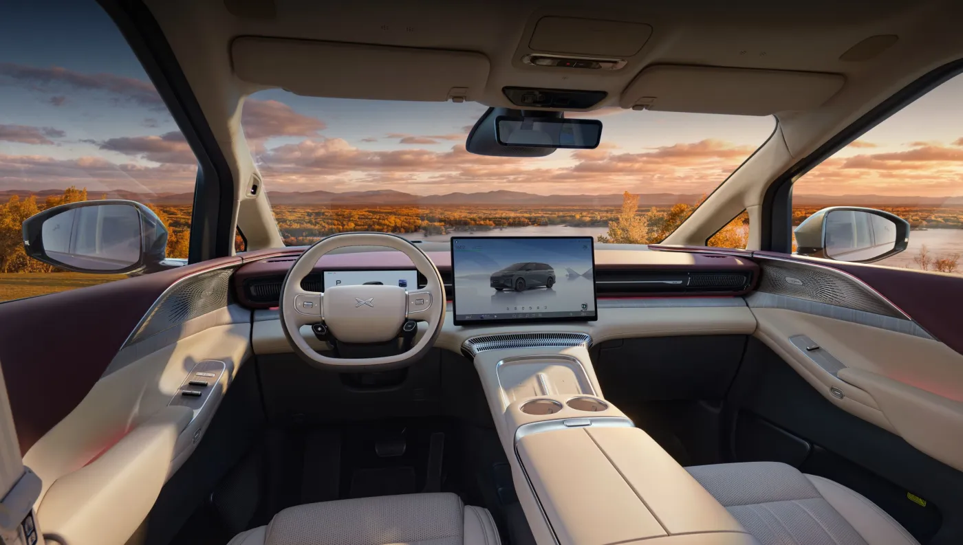 XPENG X9 · Dashboard panorama · view 1